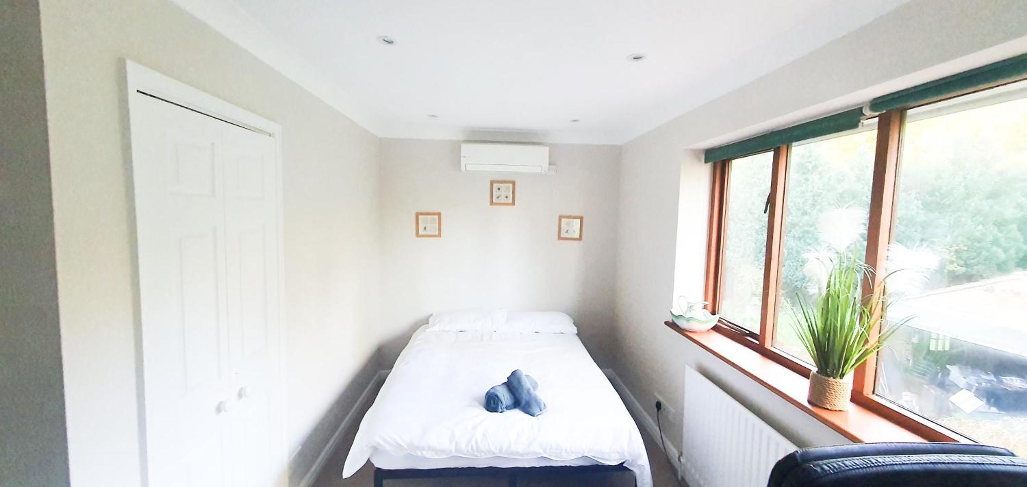 Old Slade Cottage - Train To London 30Mins, Heathrow 15Mins Away,Free Parking - En-Suit Rooms West Drayton  Стая снимка