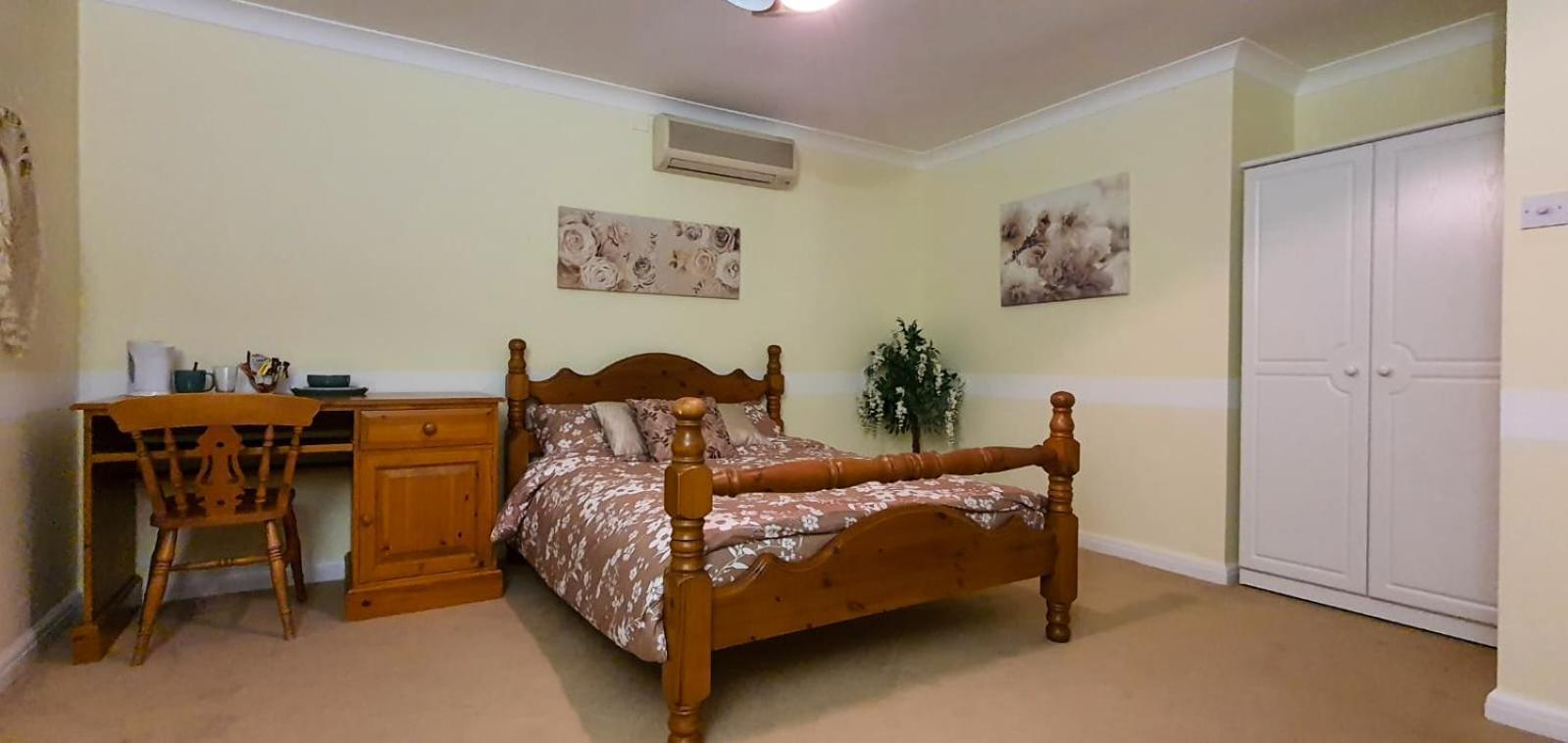 Old Slade Cottage - Train To London 30Mins, Heathrow 15Mins Away,Free Parking - En-Suit Rooms West Drayton  Екстериор снимка